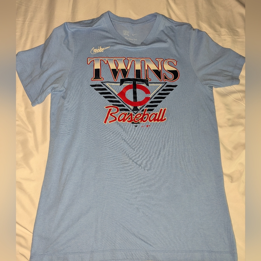 Nike Adult Large Cooperstown Minnesota Twins Light Blue Graphic Short Sleeve Tee